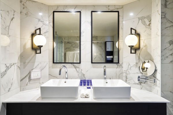 Marella Cruises Marella Discovery 2 Executive Suite ©Marella Cruises 8.jpg